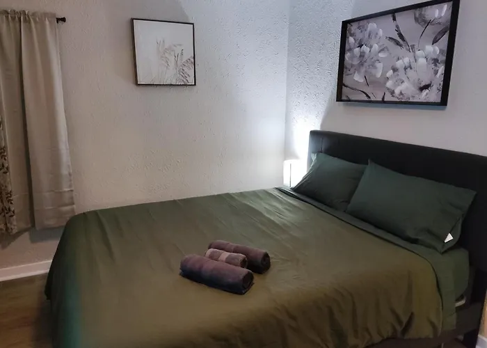 Tranquil Oasis - Private Rooms -Near Downtown Indianapolis